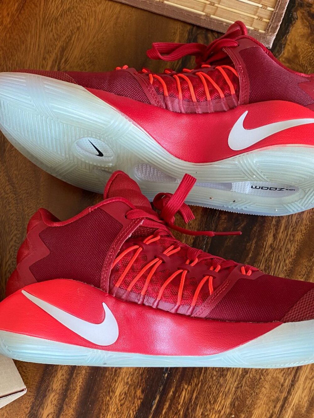 Rare Nike Hyperdunk 2016 Low Team Canada Promotional Shoes – Size 8 Men's